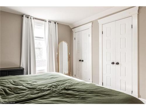 175 Mcnab St, Stratford, ON - Indoor Photo Showing Bedroom