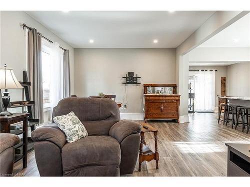 175 Mcnab St, Stratford, ON - Indoor Photo Showing Living Room