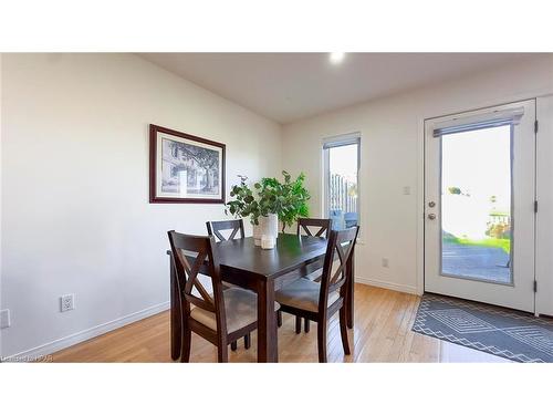 36 Hyde Road, Stratford, ON - Indoor Photo Showing Dining Room