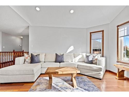 2892 Hocking Drive, Russeldale, ON - Indoor Photo Showing Living Room