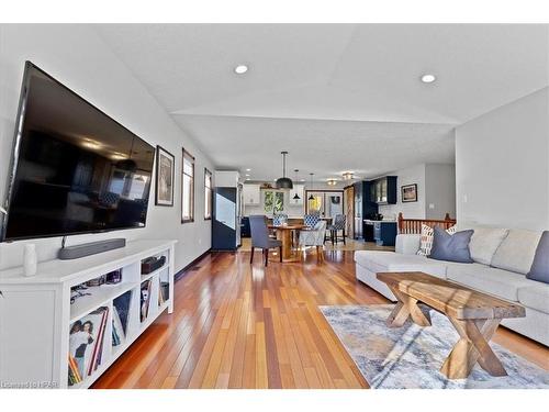 2892 Hocking Drive, Russeldale, ON - Indoor Photo Showing Living Room