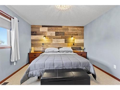 2892 Hocking Drive, Russeldale, ON - Indoor Photo Showing Bedroom