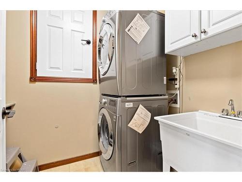 2892 Hocking Drive, Russeldale, ON - Indoor Photo Showing Laundry Room