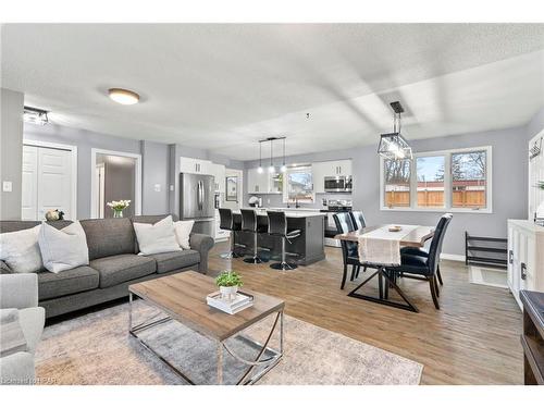 156 John Street N, Harriston, ON - Indoor Photo Showing Living Room