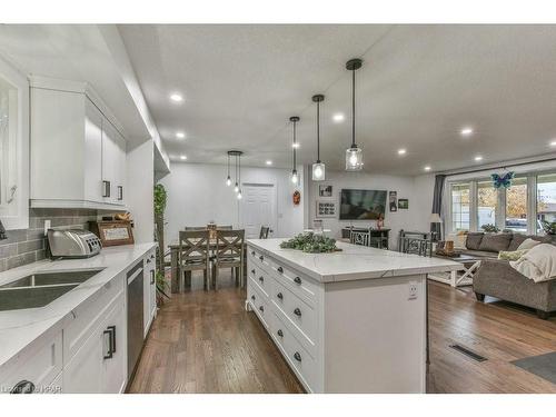 25 Finlayson Drive, Thamesford, ON - Indoor Photo Showing Kitchen With Double Sink With Upgraded Kitchen