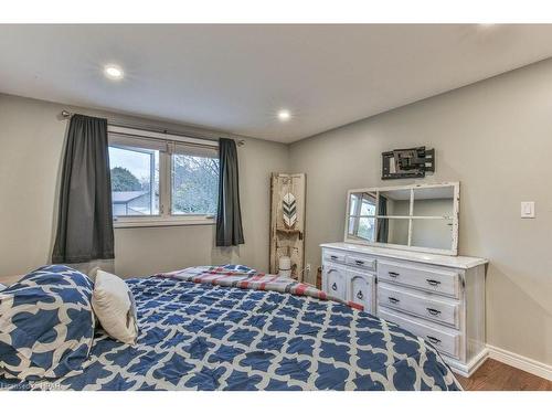 25 Finlayson Drive, Thamesford, ON - Indoor Photo Showing Bedroom