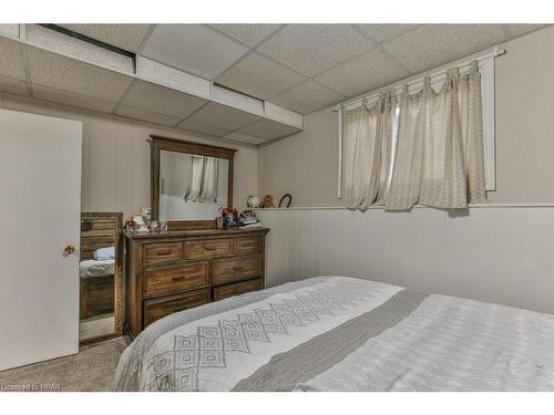 25 Finlayson Drive, Thamesford, ON - Indoor Photo Showing Bedroom