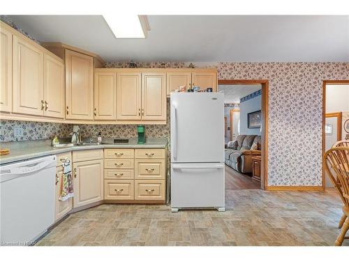 71 Orchard Street, Exeter, ON - Indoor Photo Showing Kitchen