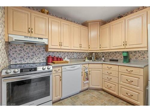 71 Orchard Street, Exeter, ON - Indoor Photo Showing Kitchen