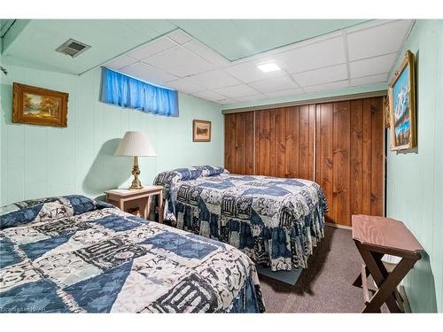 71 Orchard Street, Exeter, ON - Indoor Photo Showing Bedroom