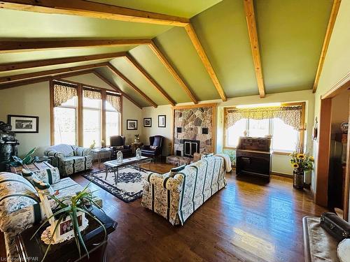 84332 Mcnabb Line, Huron East, ON - Indoor Photo Showing Living Room With Fireplace