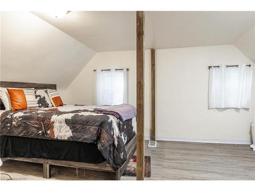 31 St. David Street, Stratford, ON - Indoor Photo Showing Bedroom