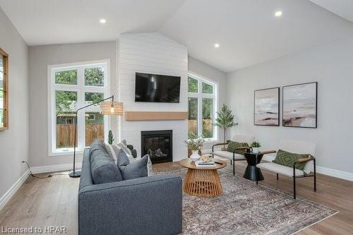 6 Diamond Street, Tavistock, ON - Indoor Photo Showing Living Room With Fireplace