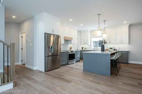 6 Diamond Street, Tavistock, ON - Indoor Photo Showing Kitchen With Upgraded Kitchen