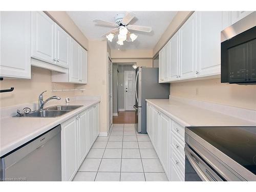 104-22 St. Andrew Street N, St. Marys, ON - Indoor Photo Showing Kitchen With Double Sink