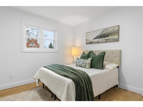 161 Smith St, Monkton, ON - Indoor Photo Showing Bedroom