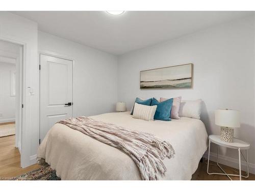 161 Smith St, Monkton, ON - Indoor Photo Showing Bedroom