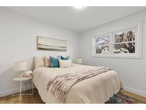 161 Smith St, Monkton, ON - Indoor Photo Showing Bedroom