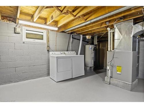 161 Smith St, Monkton, ON - Indoor Photo Showing Laundry Room