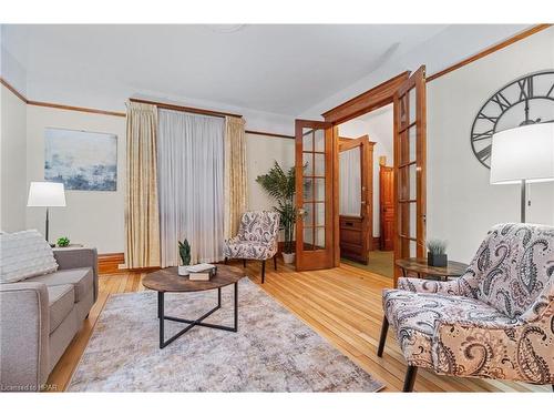 150 East Street, Goderich, ON - Indoor Photo Showing Living Room