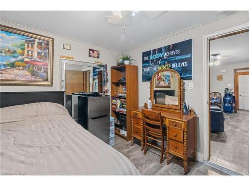 116 Quebec Street, Goderich, ON - Indoor Photo Showing Bedroom