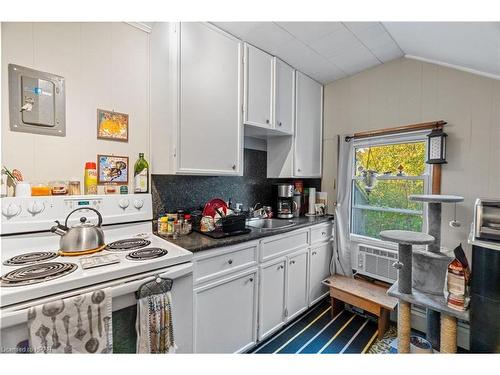 116 Quebec Street, Goderich, ON - Indoor Photo Showing Kitchen