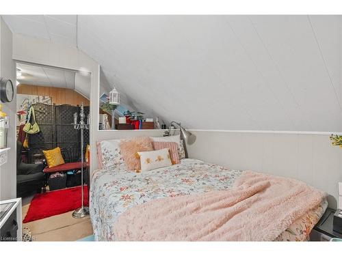 116 Quebec Street, Goderich, ON - Indoor Photo Showing Bedroom