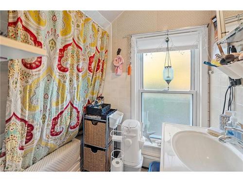 116 Quebec Street, Goderich, ON - Indoor Photo Showing Bathroom