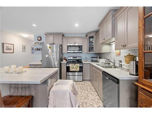 45 Devon Drive, Exeter, ON - Indoor Photo Showing Kitchen