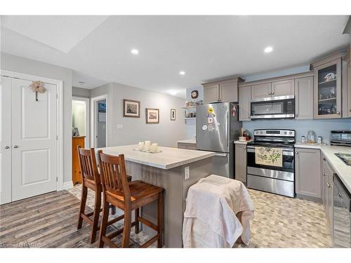 45 Devon Drive, Exeter, ON - Indoor Photo Showing Kitchen