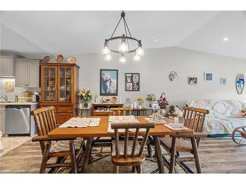 45 Devon Drive, Exeter, ON - Indoor Photo Showing Dining Room