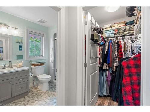 45 Devon Drive, Exeter, ON - Indoor Photo Showing Bathroom