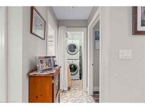 45 Devon Drive, Exeter, ON - Indoor Photo Showing Laundry Room