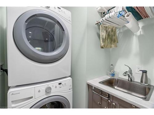 45 Devon Drive, Exeter, ON - Indoor Photo Showing Laundry Room