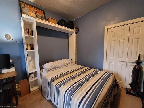 1061 Margaret Street, London, ON - Indoor Photo Showing Bedroom