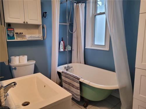 1061 Margaret Street, London, ON - Indoor Photo Showing Bathroom