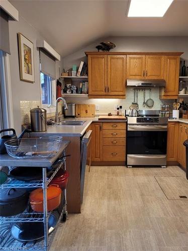 1061 Margaret Street, London, ON - Indoor Photo Showing Kitchen