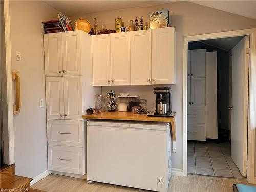 1061 Margaret Street, London, ON - Indoor Photo Showing Kitchen