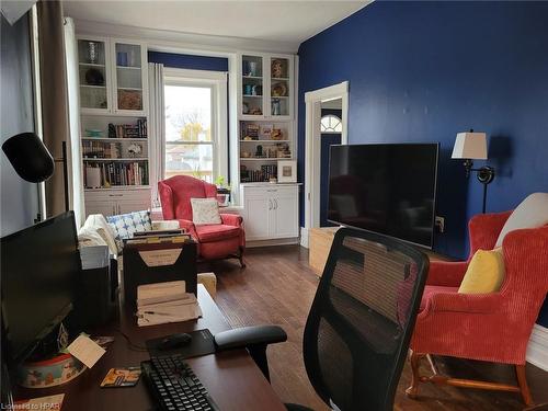 1061 Margaret Street, London, ON - Indoor Photo Showing Living Room