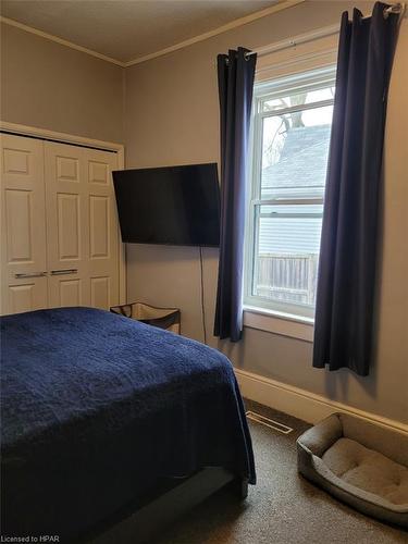 1061 Margaret Street, London, ON - Indoor Photo Showing Bedroom