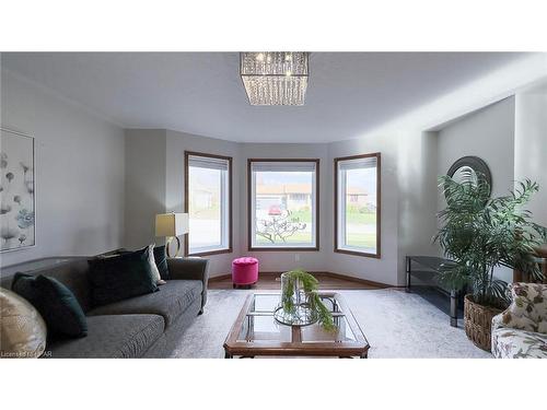 76 Napier Street, Mitchell, ON - Indoor Photo Showing Living Room