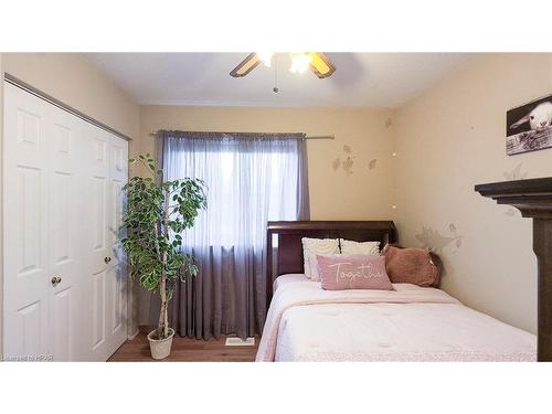 76 Napier Street, Mitchell, ON - Indoor Photo Showing Bedroom