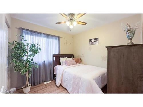 76 Napier Street, Mitchell, ON - Indoor Photo Showing Bedroom