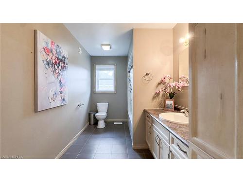 76 Napier Street, Mitchell, ON - Indoor Photo Showing Bathroom