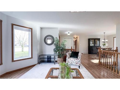 76 Napier Street, Mitchell, ON - Indoor Photo Showing Living Room