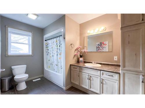 76 Napier Street, Mitchell, ON - Indoor Photo Showing Bathroom