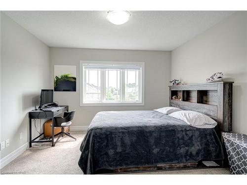 44 Anderson Crescent, Stratford, ON - Indoor Photo Showing Bedroom