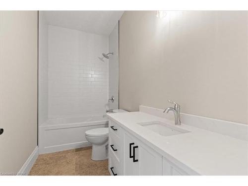 42 Avery Place, Milverton, ON - Indoor Photo Showing Bathroom