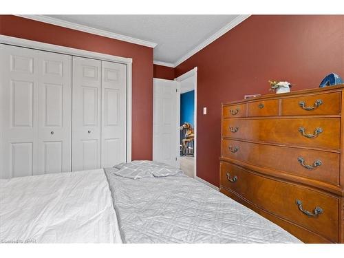 8 Oak Street, Stratford, ON - Indoor Photo Showing Bedroom