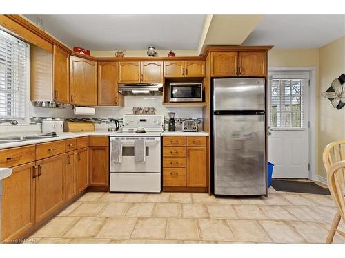 8 Oak Street, Stratford, ON - Indoor Photo Showing Kitchen